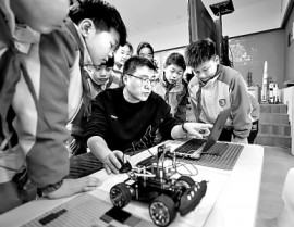 遵循科学世界观方法论 扎实推进教育强国建设，教育科学